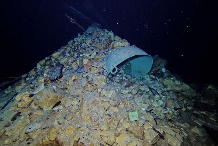 Durante la también llamada Guerra Social Maya, el ejército gubernamental yucateco habría arrojado sus pertrechos al agua, hacia 1847.