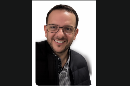 Carlos Torres en imagen de archivo tras la sentencia 14790/2025 que ordena a un medio nacional publicar su derecho de réplica y pagar una multa en México