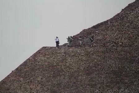 Un hombre disparó en la pirámide de la Luna en Teotihuacán