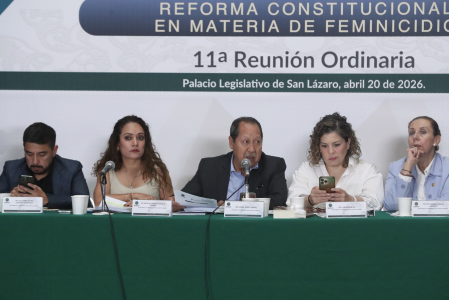 El dictamen faculta al Congreso para crear un tipo penal contra el feminicidio.