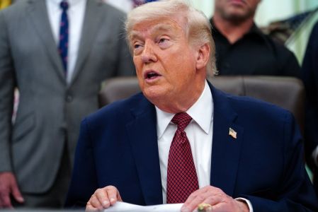 Trump insta al régimen iraní a detener la ejecución de ocho mujeres en medio de tensiones diplomáticas.