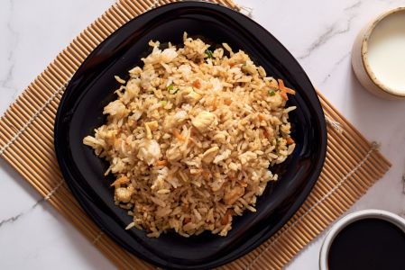 Receta de yakimeshi de pollo al estilo japonés