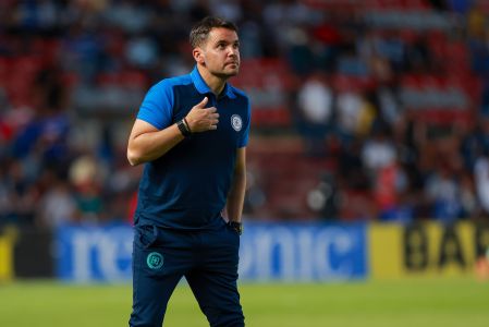 Nicolás Larcamón no pudo terminar el Clausura 2026 al frente de Cruz Azul.