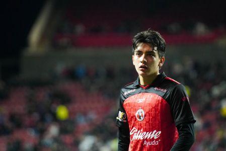 Gilberto Mora tuvo minutos en su tercer partido del campeonato de forma consecutiva, luego de haber padecido de una pubalgia.