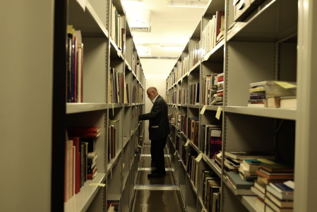 La exposición Oficios de la tinta: Ali Kazma, en el Museo Franz Mayer desde hoy y hasta el 30 de agosto.