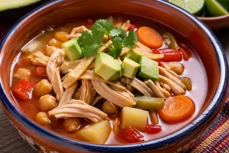 Receta de caldo tlalpeño tradicional