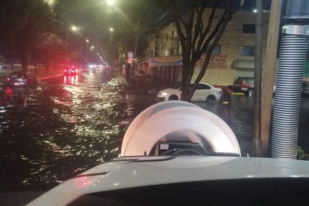 Brigadas atendieron un encharcamiento en calle Porvenir, Colonia Arboledas, Tláhuac.