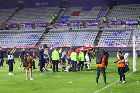 ¡Lamentable! Afición del Pachuca no dejaba salir a futbolistas de Pumas
