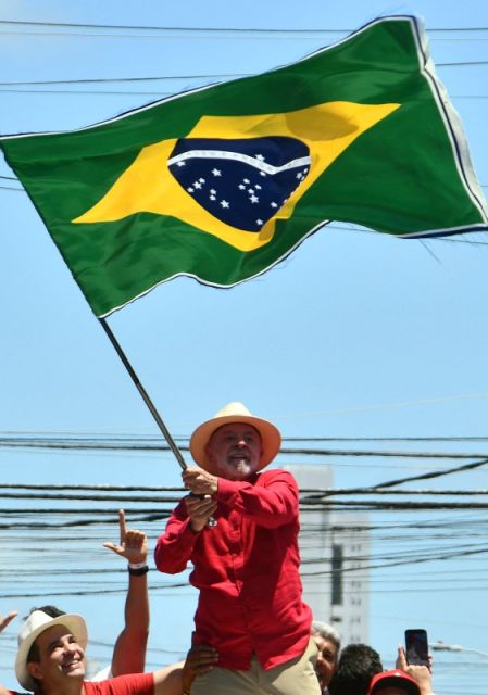 Por su parte Bolsonaro, propone un plan de recortes al gasto público inspirado en el presidente argentino Javier Milei.