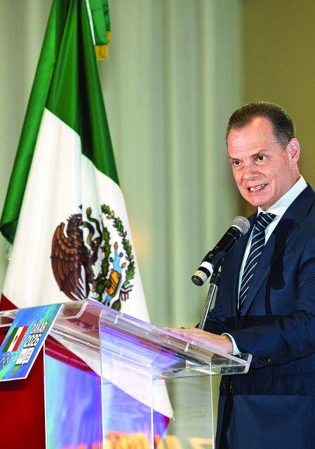 El gremio deportivo arropó a la delegación para Dakar 2026, abanderando a Ariadna Chávez y Daniel Saborio, en un acto encabezado por el licenciado Olegario Vázquez Aldir, presidente de Grupo Vazol y presidente de la Academia Olímpica Mexicana.