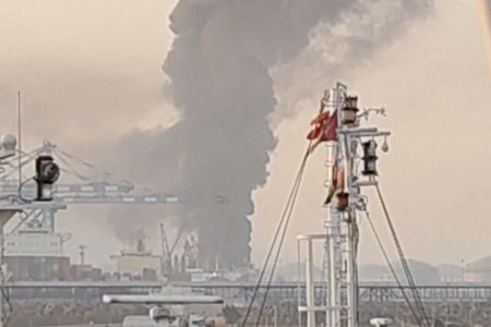Emiratos Árabes Unidos interceptan misiles y drones iraníes en ataque aéreo