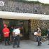 Equipos de emergencia e integrantes de la brigada de rescate animal, realizaron maniobras para capturar un mono que se escapó de una casa y se encontraba en la colonia Lomas de Chapultepec. / Foto: Cuartoscuro. 