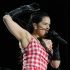 Rosalía revela el sexo del bebé de una fan durante su concierto y emociona a todos