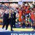Las fotografías oficiales de la FIFA tras el título mundial de España provocaron debate en redes sociales al no mostrar a Donald Trump, quien permaneció sobre el escenario durante el levantamiento del trofeo.