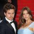 Barbara Palvin posa con su hija recién nacida y Dylan Sprouse