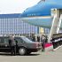 De Chapultepec, el mandatario estadunidense partió rumbo al Aeropuerto Internacional de la Ciudad de México, donde lo aguardaba la comitiva de autoridades mexicanas, para la despedida protocolaria. Luego subió el Air Force One que lo llevó a Costa Rica.