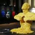 25 de noviembre.- La obra de arte titulada "Amarillo", que está hecha de ladrillos de Lego, se ve junto a otra obra de arte de Lego titulada "Skulls", durante la "The Art of the Brick" exposición en la Bolsa de Bruselas, Bélgica.