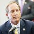 El procurador estatal republicano Ken Paxton busca una orden para reinstaurar la ley. Foto: AP