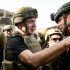 Netanyahu hablando con soldados en un viaje a Gaza en noviembre pasado. Foto: AFP.