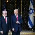 El presidente de Estados Unidos, Donald Trump (der.), con el primer ministro israelí, Benjamin Netanyahu (izq.)