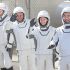 La cápsula Dragon de SpaceX transporta a cuatro astronautas de regreso anticipado desde la EEI.