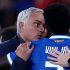 El entrenador José Mourinho fue uno de los que hizo un esfuerzo por convencer a Vinícius Júnior de volver al campo luego de haber denunciado los insultos racistas.