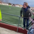 Un partido tuvo que ser detenido en España luego de que algunos aficionados insultaran a la árbitra
