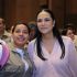 Funcionaria federal convive con Servidores de la Nación durante un encuentro del Bienestar en el Auditorio Sentimientos de la Nación en Chilpancingo.