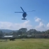 Helicóptero Black Hawk, piloteado por el secretario de Seguridad del Pueblo de Chiapas, Óscar Aparicio Avendaño, vuela techos de casas
