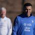 Kylian Mbappe y el entrenador Didier Deschamps parecen listos para afrontar el día de hoy el duelo ante Brasil en el Guillette Stadium.