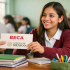 Entrega de beca en la escuela