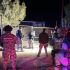 Elementos de Marina, Ejército y fuerzas federales realizan operativo nocturno con seguridad perimetral frente a un inmueble en Baja California.