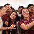 La presidenta Sheinbaum entregó becas a estudiantes universitarios en Palenque, Chiapas.