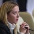 Giorgia Meloni, primera mujer en ejercer el cargo más alto del ejecutivo italiano, fue recientemente víctima de un deepfake, un tipo de ataque cibernético que consiste en imágenes falsas modificadas o generadas por inteligencia artificial, muy difundidas en redes sociales.