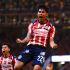 Santiago Sandoval celebra con euforia el segundo tanto que logró en la velada, en la que Chivas logró con sus dos goles el pase a las semifinales del torneo Clausura de la Liga MX.