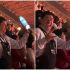 Un vendedor se volvió viral al usar una botella como lighsick