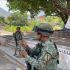 En la zona no hay patrullajes de la policía estatal, con la única excepción de un destacamento militar apostado en la entrada de la sierra.