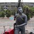 La estatua “La Canarinha”, inaugurada frente al Estadio Jalisco rumbo al Mundial 2026, desató una ola de comentarios en redes sociales por el poco parecido que aficionados encontraron con Pelé.