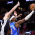 Shai Gilgeous-Alexander comandó la remontada del Thunder, que reaccionó tras verse abajo por 15 puntos en el arranque frente a los Spurs.