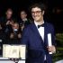 El director Federico Luis recibió la Palma de Oro por su cortometraje.