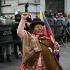 Campesinos y transportistas marchan en La Paz y El Alto en medio de bloqueos que han generado escasez de alimentos y medicinas.
