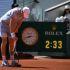 Jannik Sinner estaba un game de avanzar en Roland Garros frente a Juan Manuel Cerúndolo, pero en ese momento comenzó a sentir calambres y malestar físico.