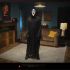 Ghostface ahora obedece órdenes absurdas en la nueva campaña viral de Scary Movie.