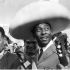 Pelé siempre tuvo una conexión especial con México. En esta imagen, portando un sombrero de charro, el brasileño refleja el cariño que sentía por un país en el que escribió parte de su legado.