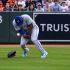 Jesús Sánchez tuvo que abandonar el juego entre Toronto y Baltimore después de recibir el impacto de una pelota lanzada desde las tribunas por un aficionado.
