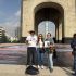 Familiares de Carlos Emilio instalan una mega manta donde piden ampliar averiguación para encontrar al joven