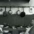 Dos mujeres en la cocina, captada por Manuel Álvarez Bravo.