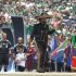 Alejandro Fernández se mostró emocionado tras cantar el Himno Nacional.