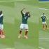 Julián Quiñones anotó y celebró como Tshabalala lo hizo frente a México en el Mundial de 2010.