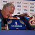 El futbolista del Brighton tuvo un momento emotivo durante la conferencia de prensa